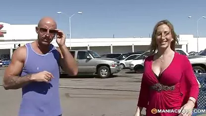 Η Alina παίζει με ένα τζουλια αλεξανδρατου βιντεο πορνο μάγκα μετά την τάξη στο σπίτι