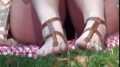 Η μαμά διδάσκει ένα cutie για να γλείφει ένα μουνί για πρώτη βιντεο πορνο με λεσβιεσ φορά