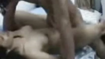 Η καυτή σκύλα αυνανίζεται βιντεο ελληνικο πορνο με δονητή και άγρια ​​cums