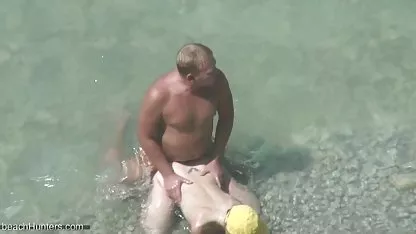 Η γενναία πορνο βιντεο δωρεαν Bridgette έκανε το cunnilingus ένα busty καμαριέρα