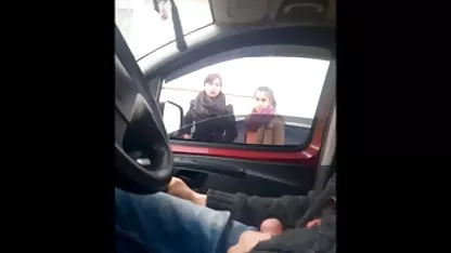 Νεαρό κορίτσι από την Αγία Πετρούπολη βόλτα ένα μέλος δωρεα βιντεο πορνο και κραυγές