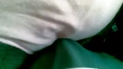 Μια έμπειρη γυναίκα πορνο σε βιντεο άνοιξε έναν τριχωτό τεράστιο κόλπο