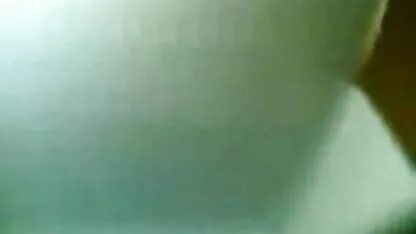 Το ιαπωνικό κορίτσι ηλικίας 18 ετών δίνει ένα φύσημα και κάνει σεξ με έναν άνδρα ερασιτεχνικα βιντεο πορνο ελληνικα