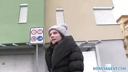 Οι μαθητές βιντεο πορνο δορεαν έτρωγαν πίτσα και συνέτριψαν με πλήρη στομάχι