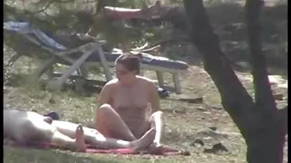 Δεψασμένη ξανθιά λεσβία φίλη ερασιτεχνικα βιντεο πορνο ελληνικα γλείφει ξυρισμένο μουνί