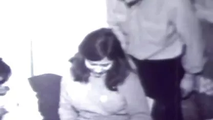 Η Chick που αποδεικνύει την υπακοή της υποπίερα απορροφά τον κόκορα του σκληρο πορνο βιντεο ανθρώπου