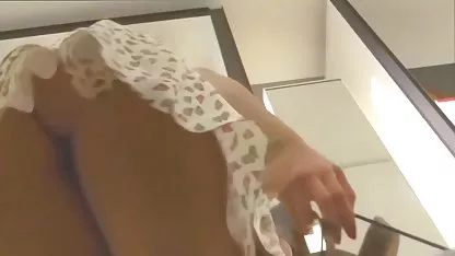 Chick δεσμευμένη βιντεο ουαν πορνο φίλη χτυπούν γυμνό κώλο