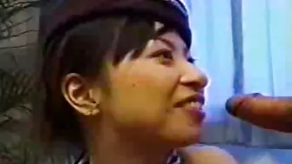 Το Mulatto Roxy παίρνει πέους και στις δύο τζουλια αλεξανδρατου βιντεο πορνο τρύπες